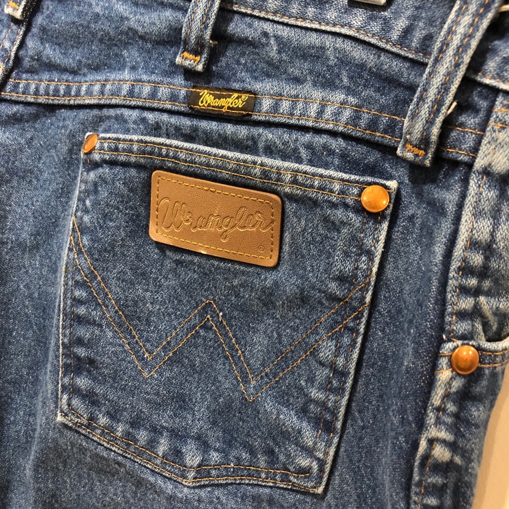 Wrangler - Vintage Mom Jean High Waisted Jeans - Picture 5 of 7